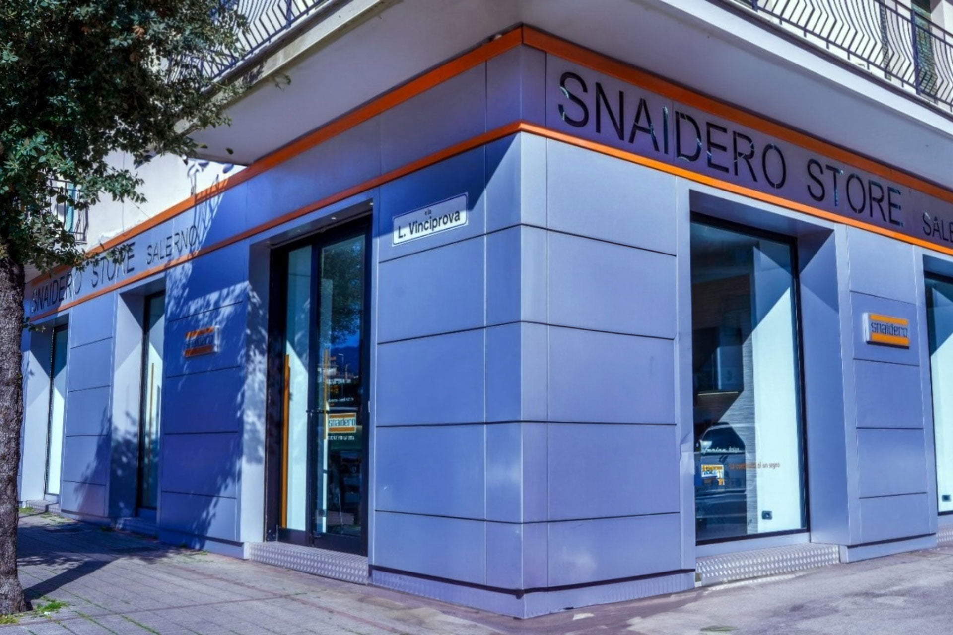 Snaidero salerno esterno lato strada